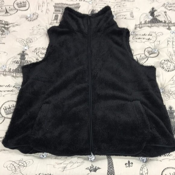 Bobeau Cozy Faux Shearling Vest - Picture 3 of 9